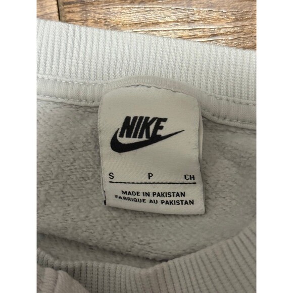 Nike phoenix fleece embroidered crewneck. - Picture 7 of 7